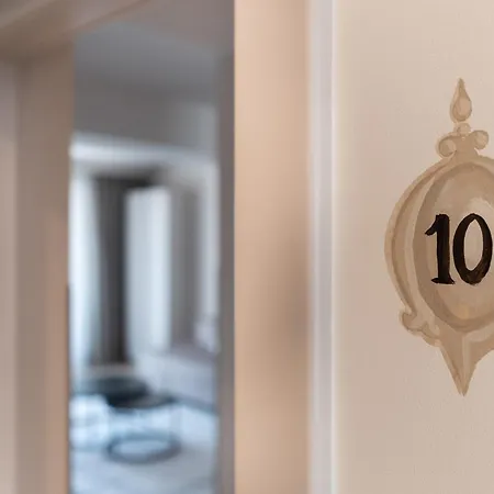 Hotel Tomis 11
