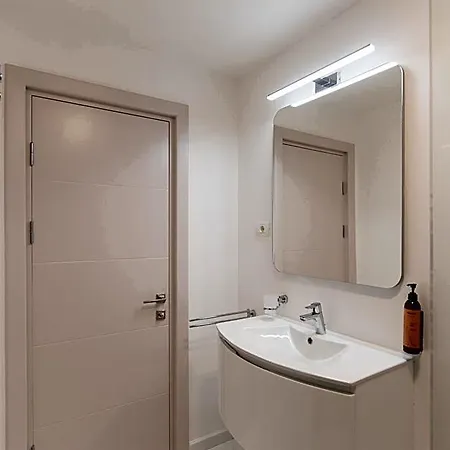 Отель Tomis 11 4*